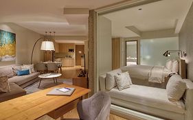 Novotel Suites Manila at Acqua