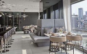 Novotel Suites Manila at Acqua